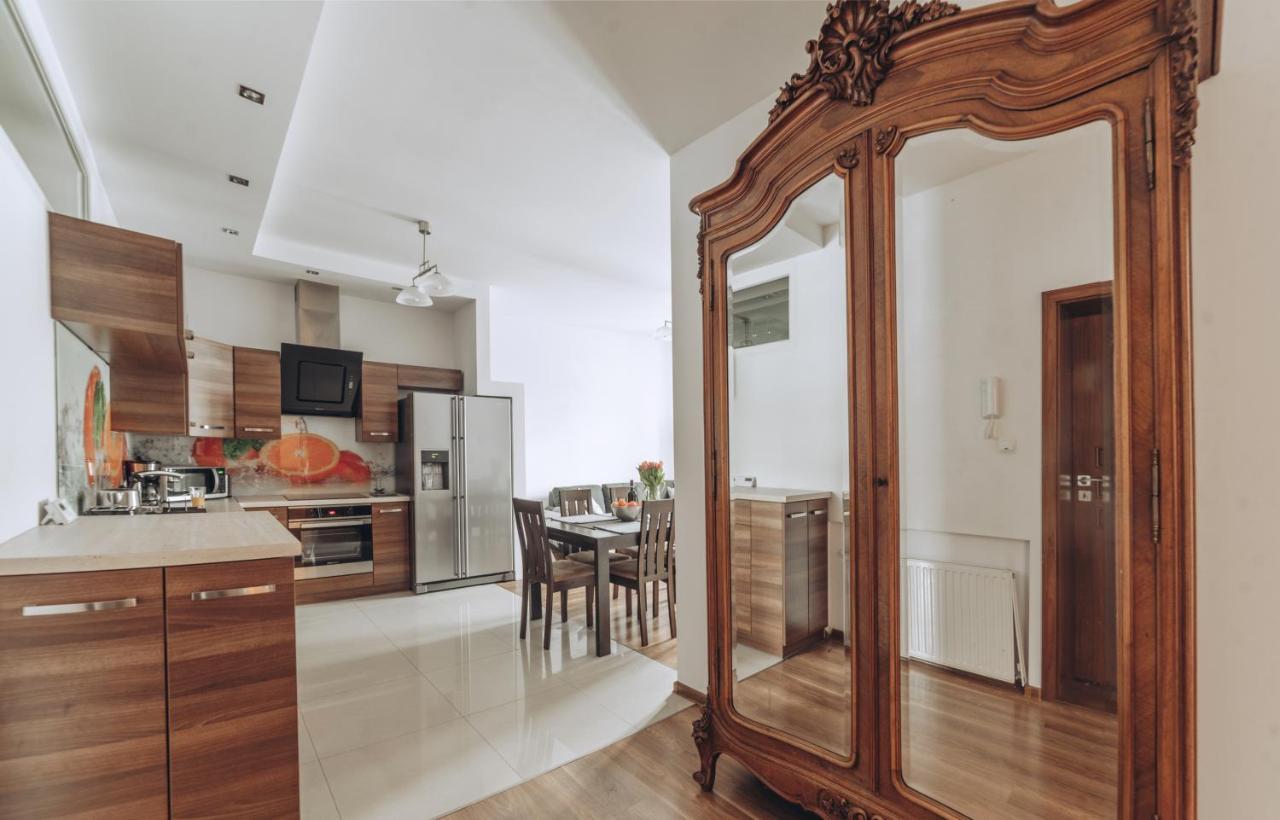 Rynek - Zielona Kamienica Apartment