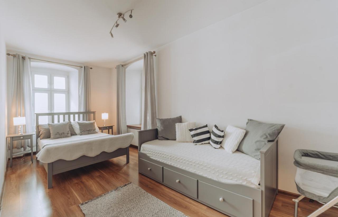 Rynek - Zielona Kamienica Apartment